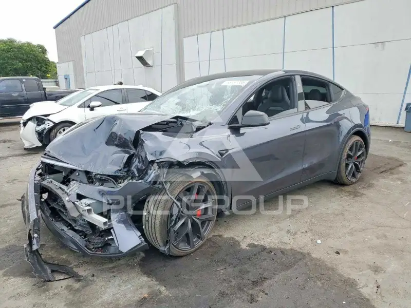 2026 Tesla Model Y фото