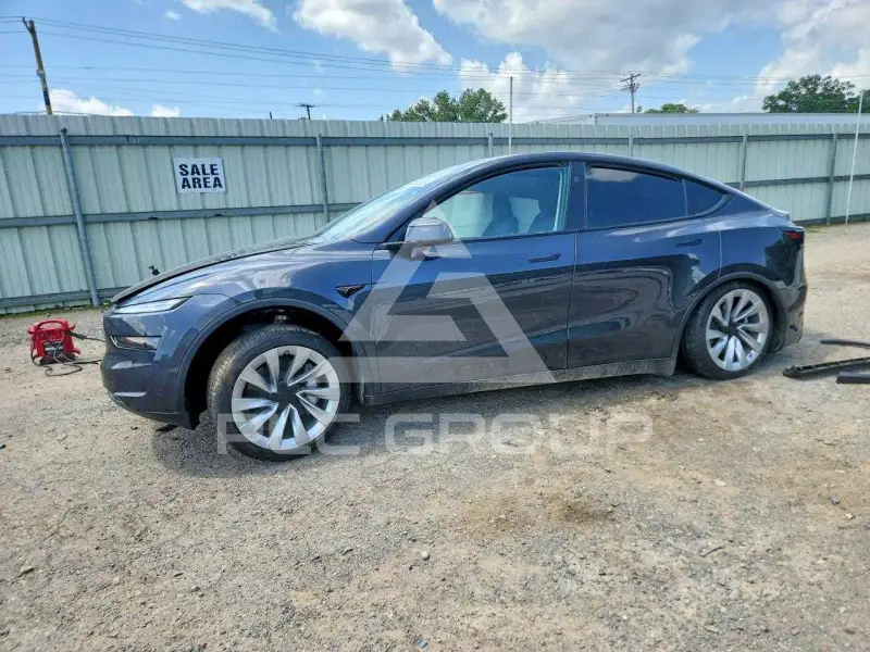 2026 Tesla Model Y фото