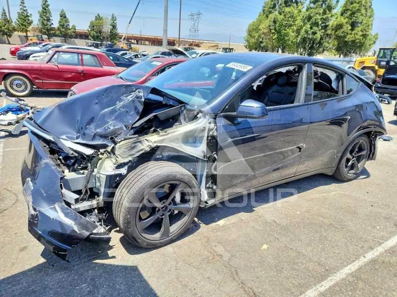 2026 Tesla Model Y фото