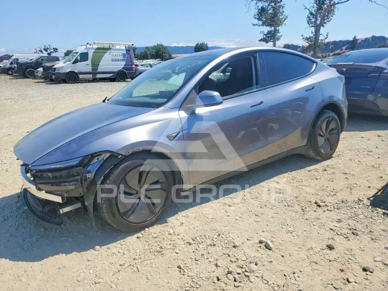 2026 Tesla Model Y фото