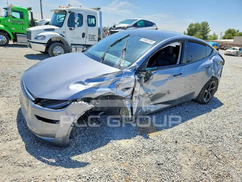 2026 Tesla Model Y фото