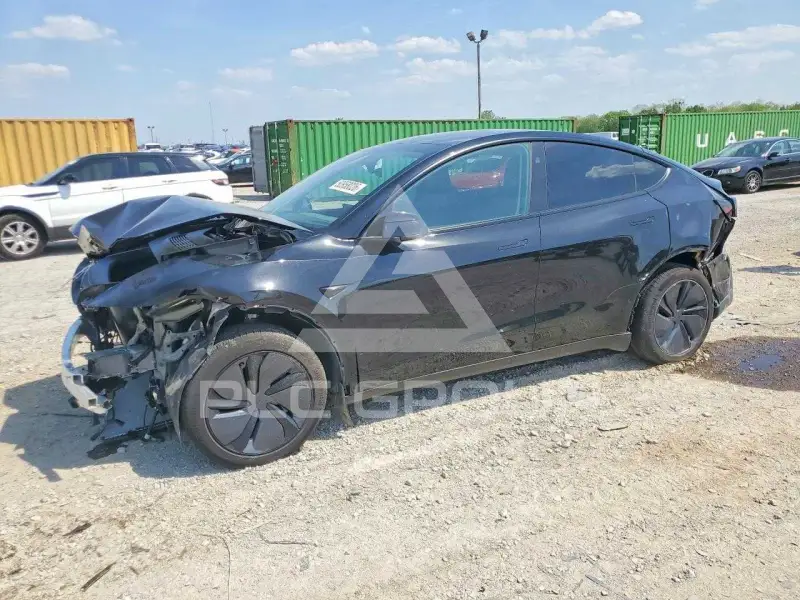 2026 Tesla Model Y фото