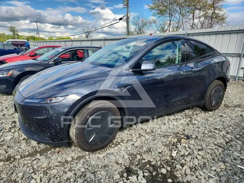 2026 Tesla Model Y фото