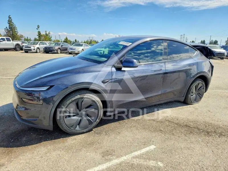 2026 Tesla Model Y фото