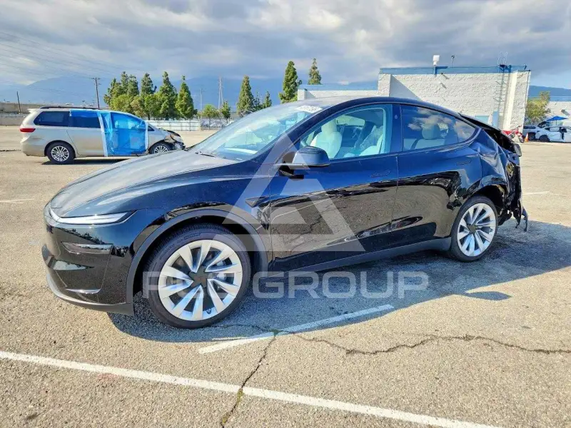 2026 Tesla Model Y фото