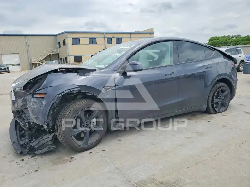 2026 Tesla Model Y photo