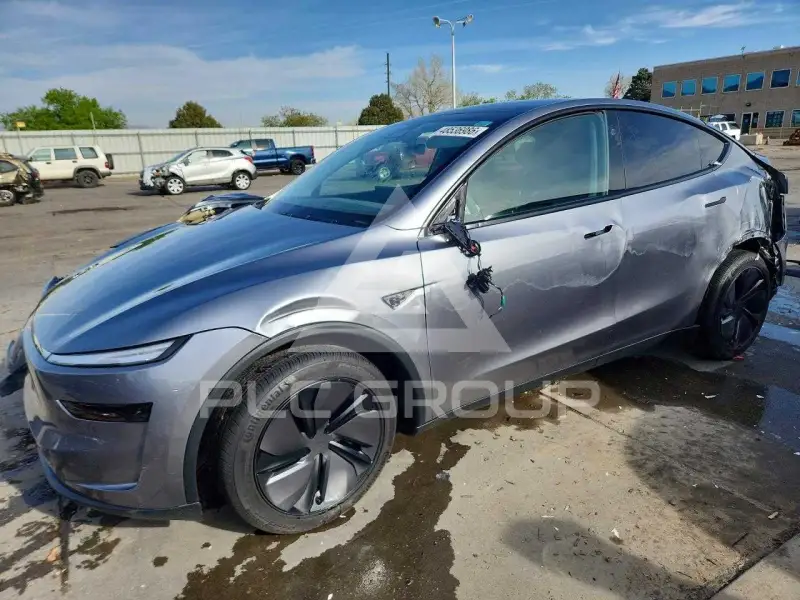 2026 Tesla Model Y photo