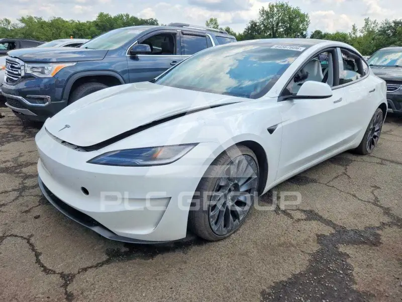 2026 Tesla Model 3 фото