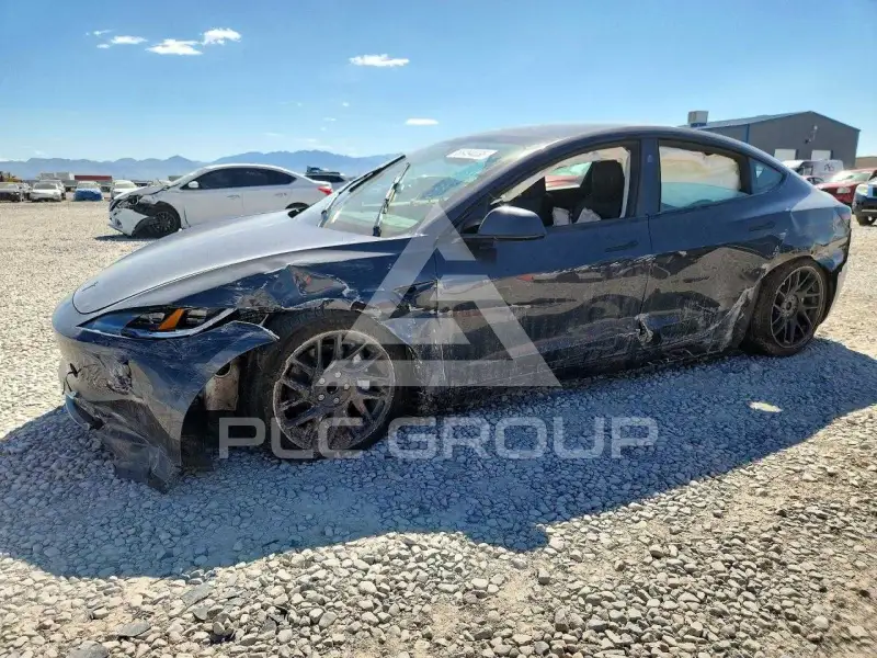2026 Tesla Model 3 фото