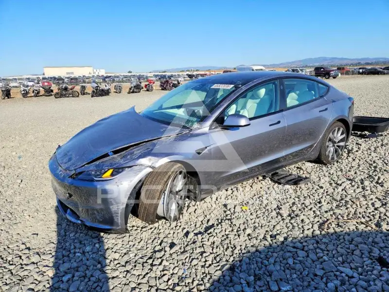 2026 Tesla Model 3 фото