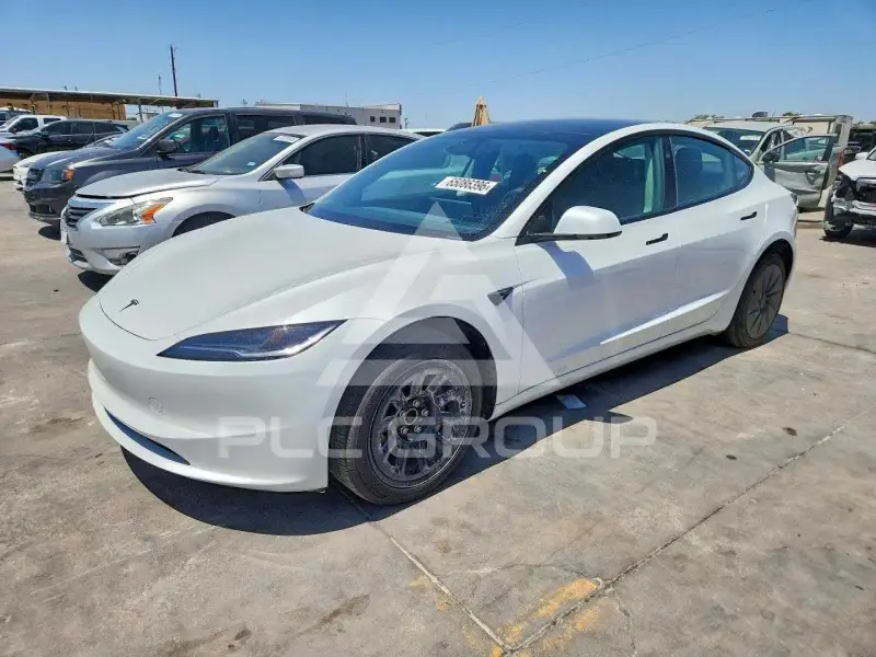 2026 Tesla Model 3 фото