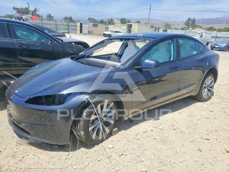 2026 Tesla Model 3 фото