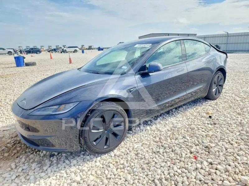 2026 Tesla Model 3 фото