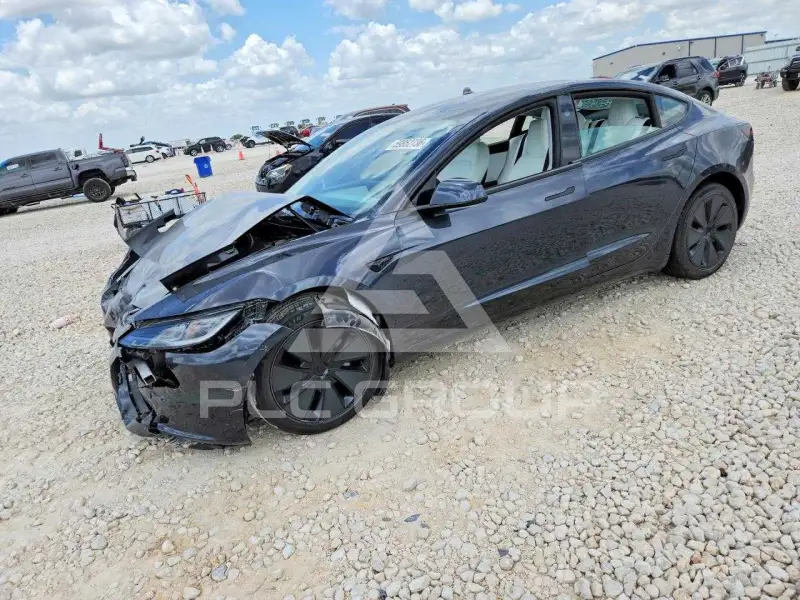 2026 Tesla Model 3 фото