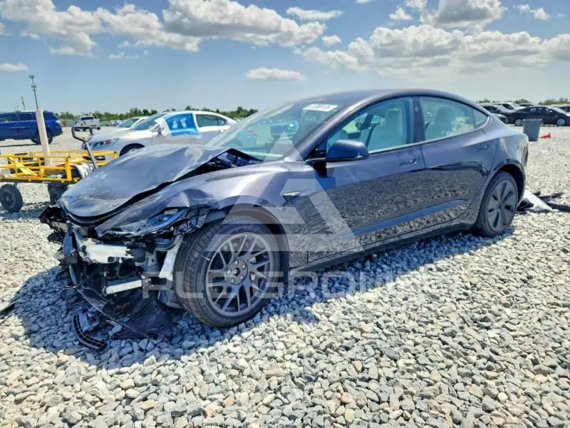 2026 Tesla Model 3 фото