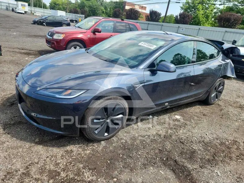 2026 Tesla Model 3 фото