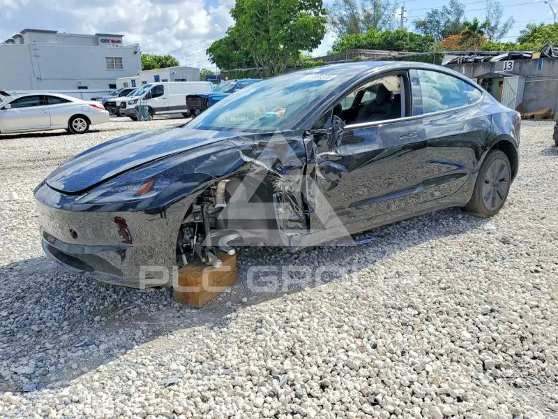 2026 Tesla Model 3 фото