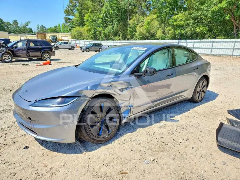 2026 Tesla Model 3 фото