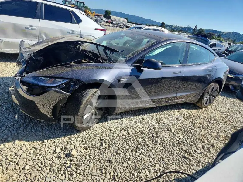 2026 Tesla Model 3 фото