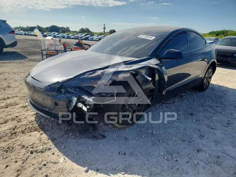 2026 Tesla Model 3 фото