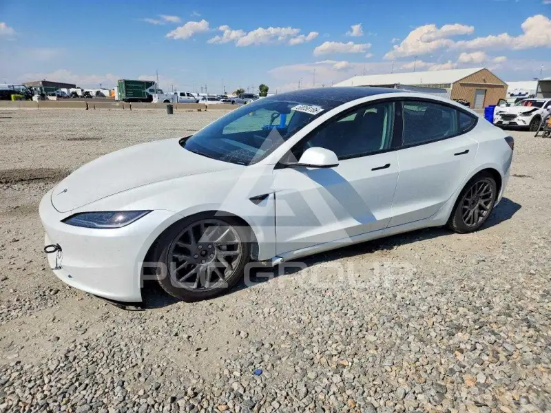 2026 Tesla Model 3 фото