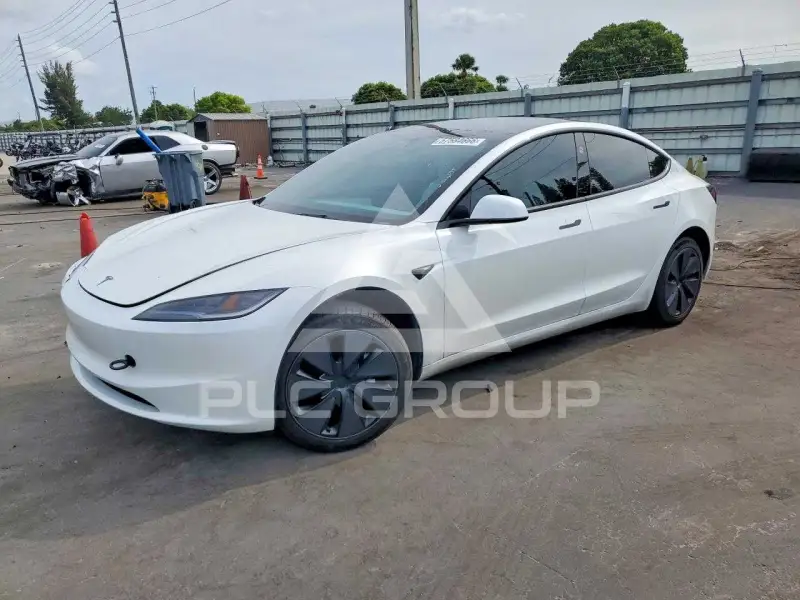 2026 Tesla Model 3 фото