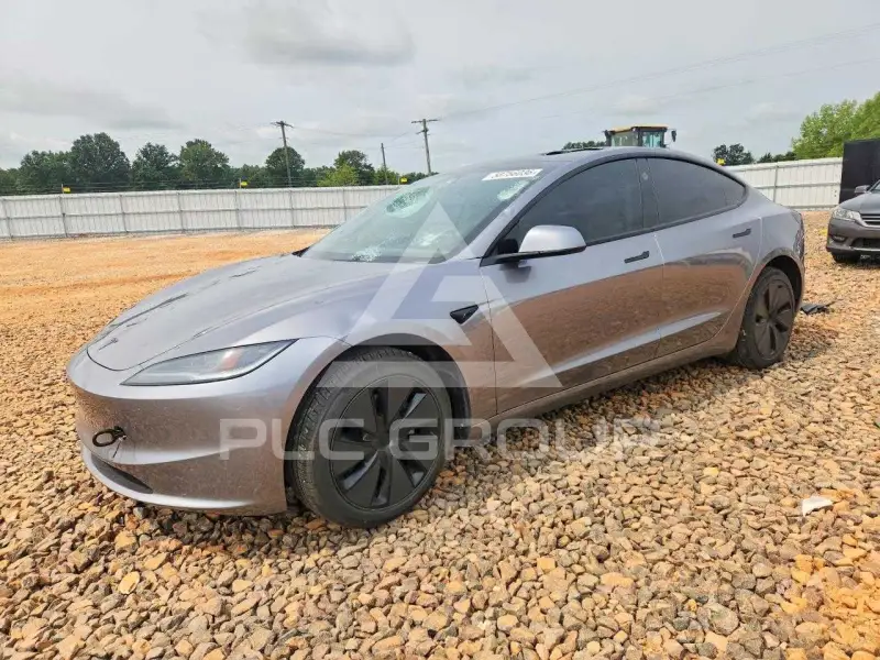2026 Tesla Model 3 фото