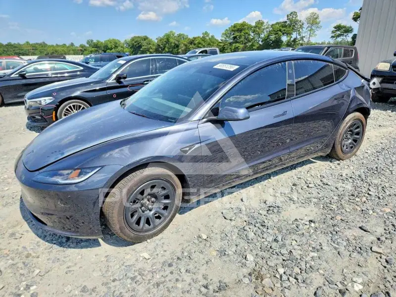 2026 Tesla Model 3 фото