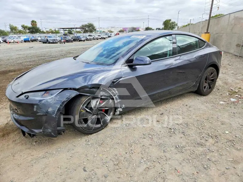 2026 Tesla Model 3 фото