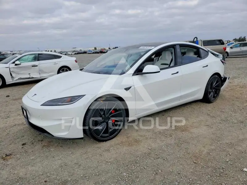 2026 Tesla Model 3 фото