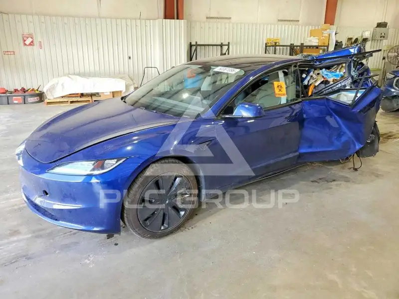 2026 Tesla Model 3 фото