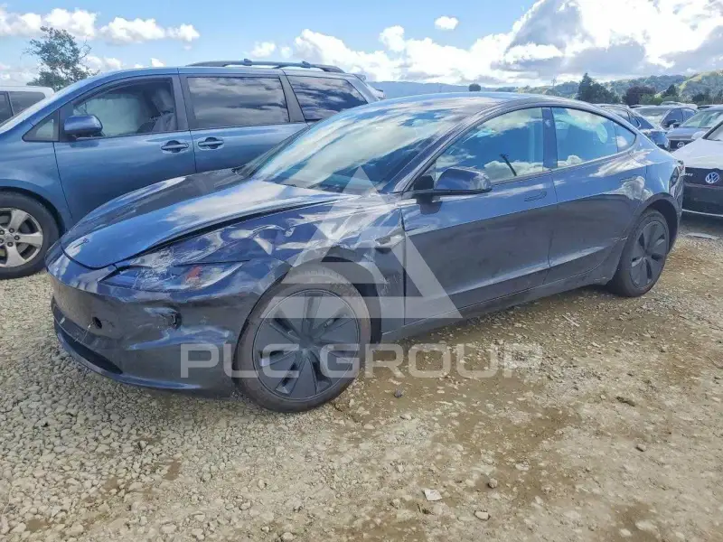 2026 Tesla Model 3 фото