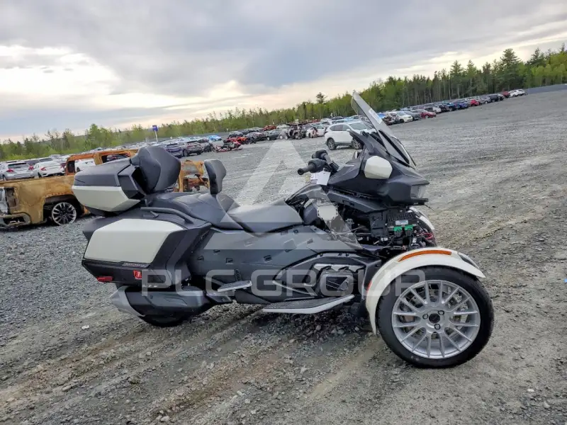 2026 Can-AM SPYDER фото