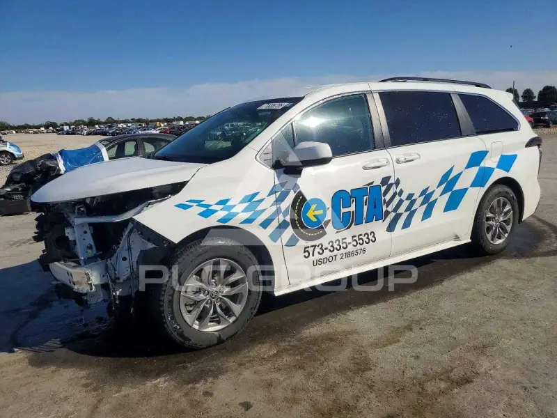 2026 Toyota SIENNA photo