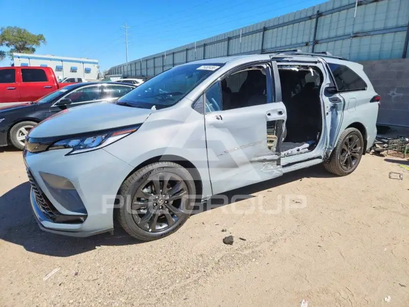 2026 Toyota SIENNA фото