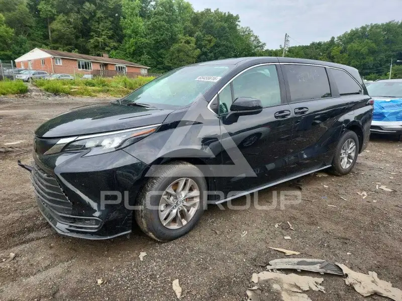 2026 Toyota SIENNA фото