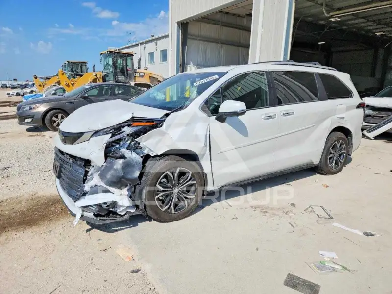 2026 Toyota SIENNA фото