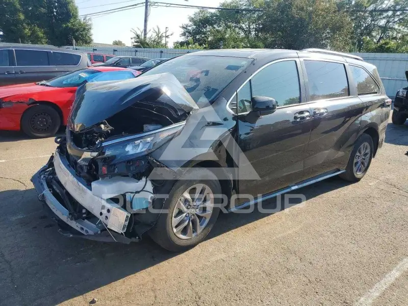 2026 Toyota SIENNA фото
