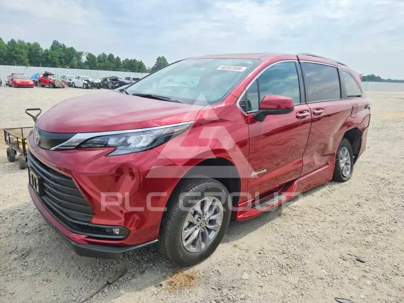 2026 Toyota SIENNA фото