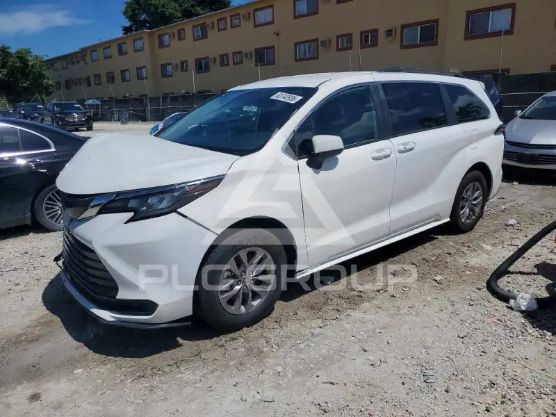 2026 Toyota SIENNA фото