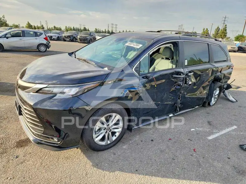 2026 Toyota SIENNA фото