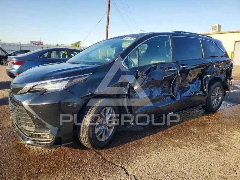 2026 Toyota SIENNA photo