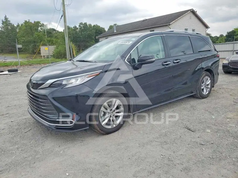 2026 Toyota SIENNA фото