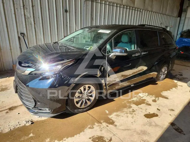 2026 Toyota SIENNA photo