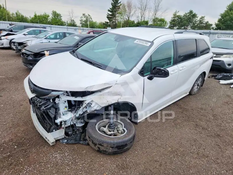 2026 Toyota SIENNA фото