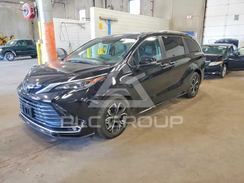 2026 Toyota SIENNA фото