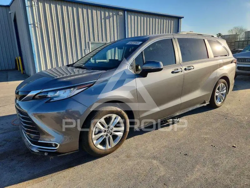 2026 Toyota SIENNA фото