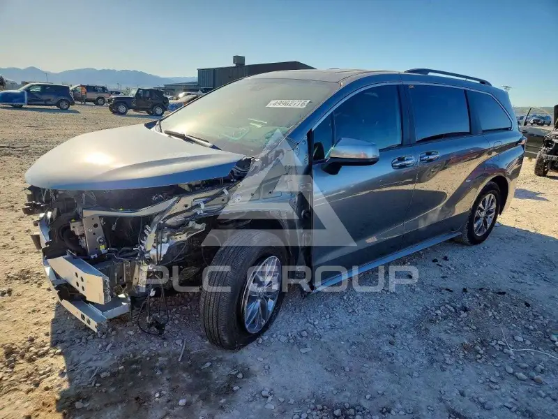 2026 Toyota SIENNA photo