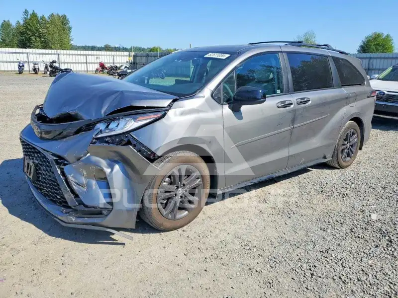 2026 Toyota SIENNA фото