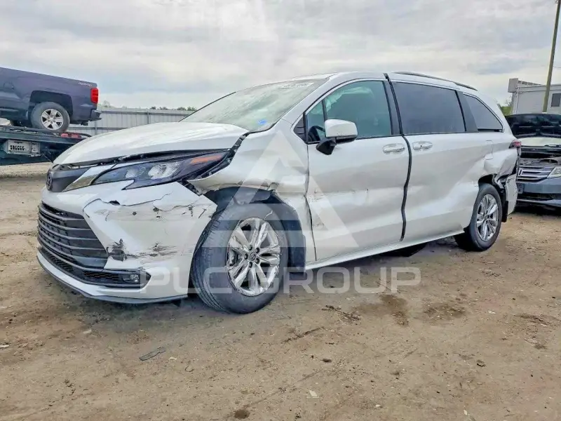 2026 Toyota SIENNA фото